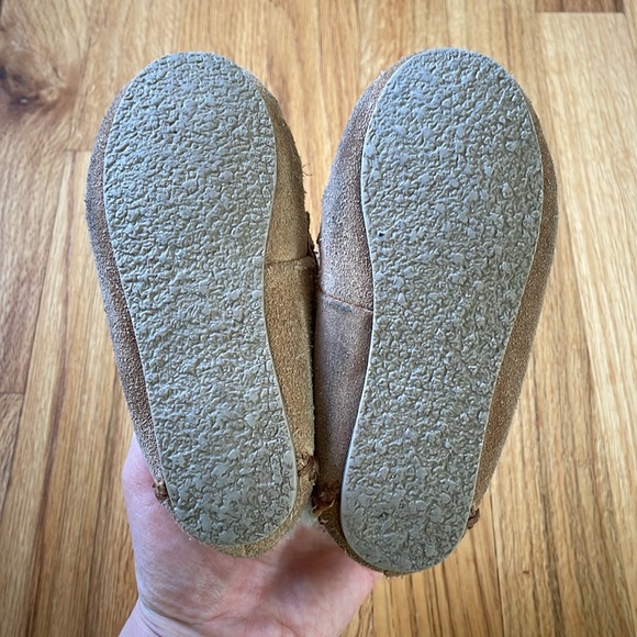 Kids Minnetonkaa Slippers - Picture 5 of 5